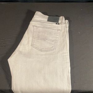 Lucky 76 Slough Skinny